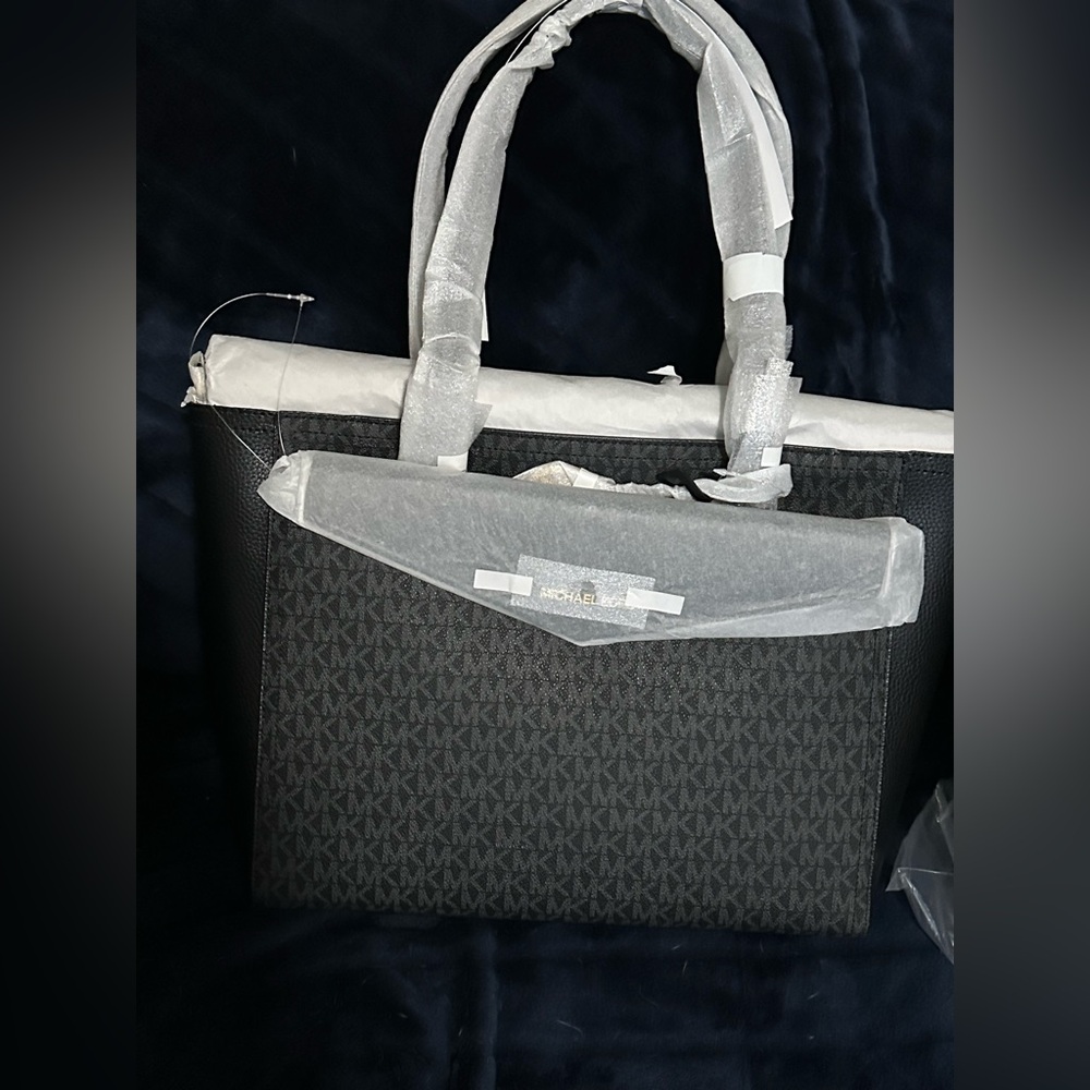 NWT Michael Kors Maisie 3 in 1 Tote